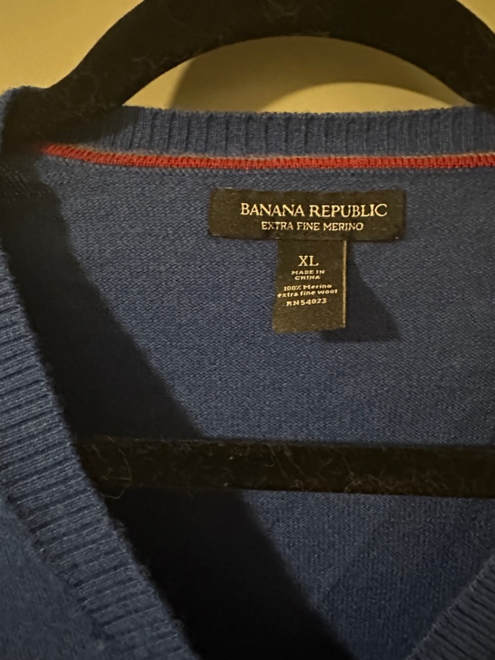 Banana Republic Men's V-Neck Sweater Extra Fine Merino 100% Wool - Royal Blue - Picture 2 of 4